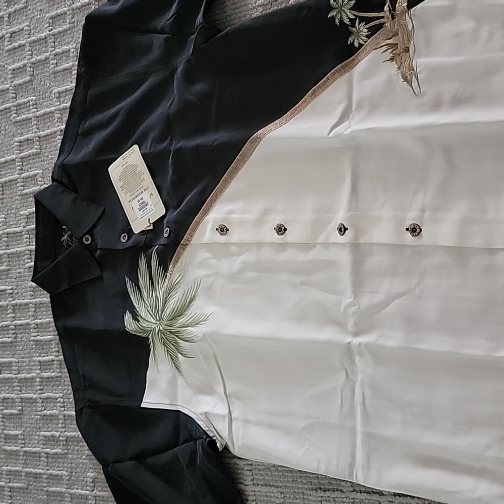 NEW BOMBOO CAY black shirt with designs. Size small.